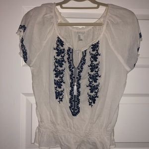 cute tie front blouse!